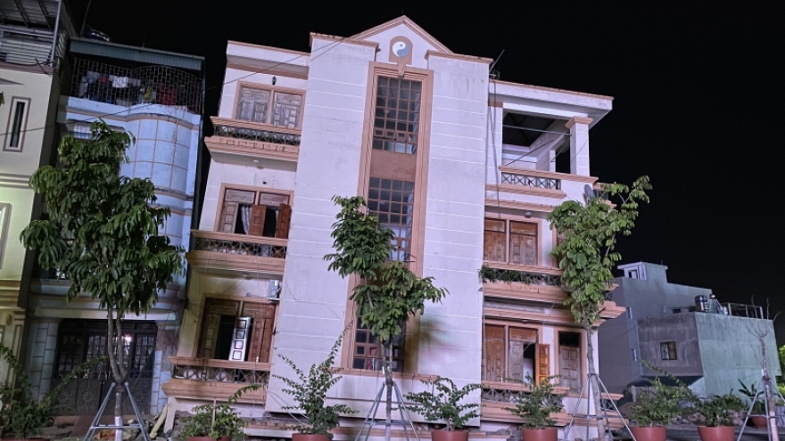 Căn nhà 4 tầng ở Sơn La bất ngờ sập tầng 1